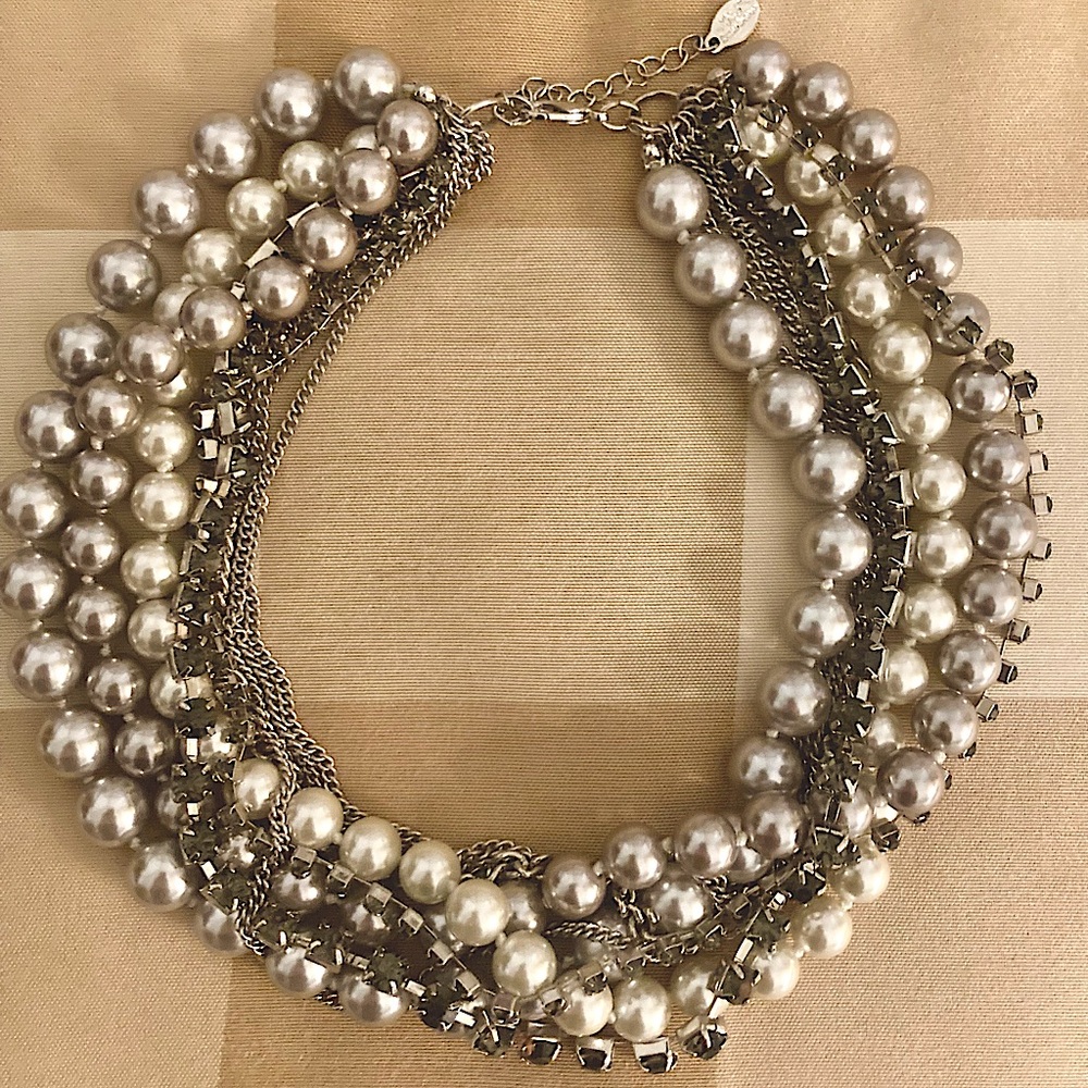 Brooks Brothers 346 faux Tahitian grey & white pearl,chain & rhinestone 16”L